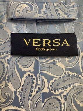 VERSA Collezioni Men's Light Blue Paisley Silk Necktie